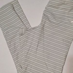 Jockey size medium  yoga pants